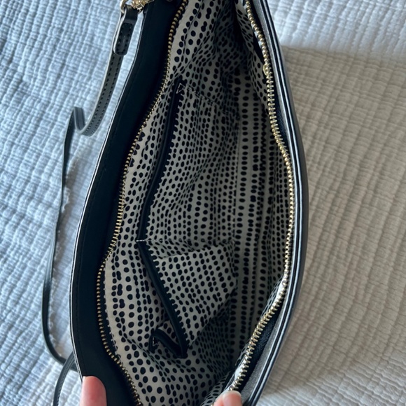 Vince Camuto crossbody clutch purse - Picture 7 of 7